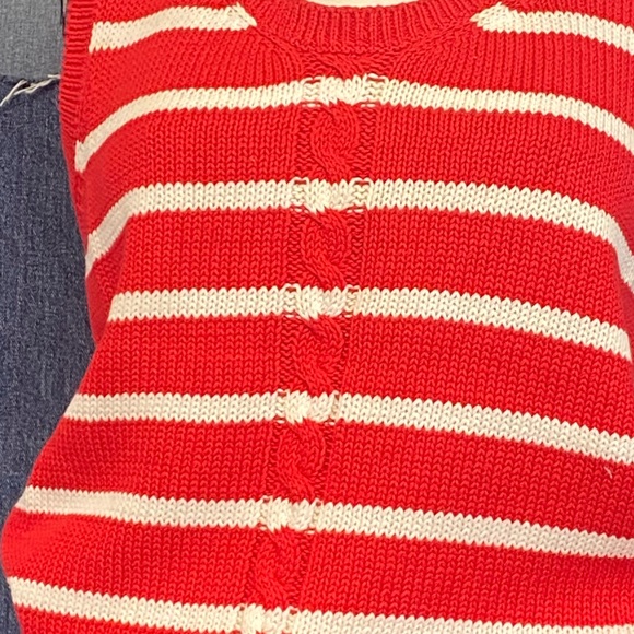Vintage 90’s Red & White Striped NWT Knitted Vest Sz M - Picture 3 of 11
